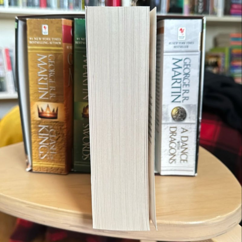 George R. R. Martin's a Game of Thrones 5-Book Boxed Set (Song of Ice and Fire Series)