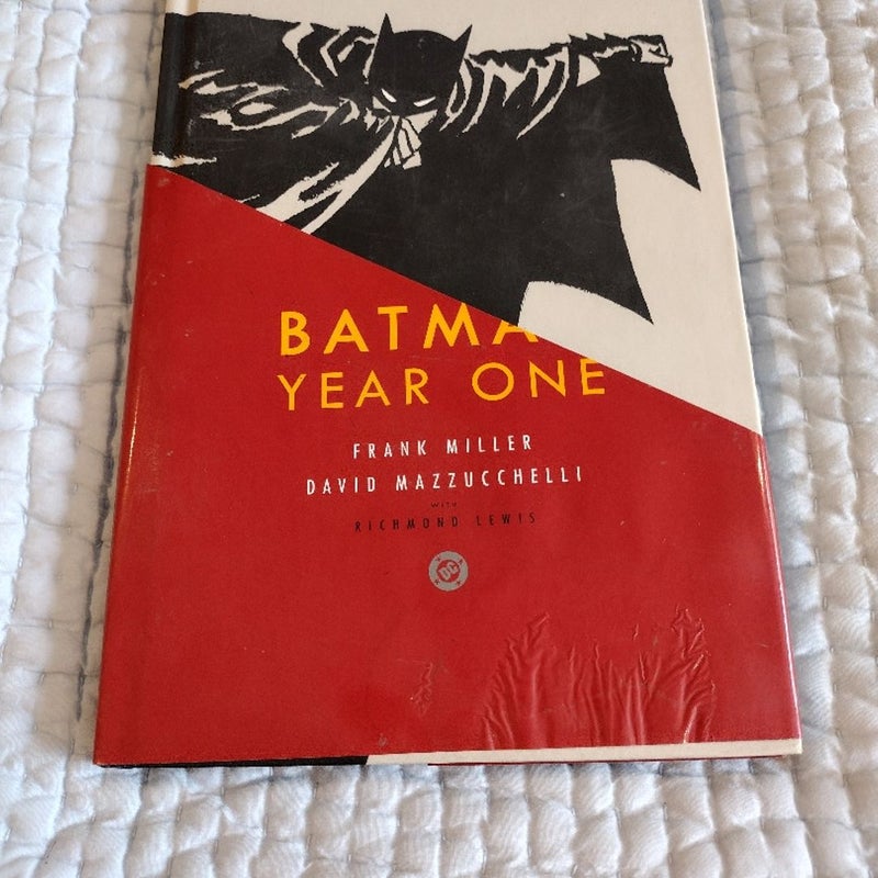 Batman Year One by Frank Miller, David Mazzucchelli