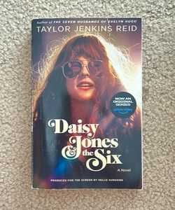 Daisy Jones and the Six (TV Tie-In Edition)