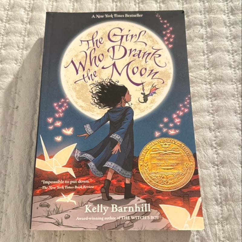 The Girl Who Drank the Moon (Winner of the 2017 Newbery Medal)