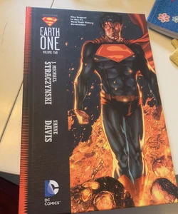 Superman: Earth One Vol. 2