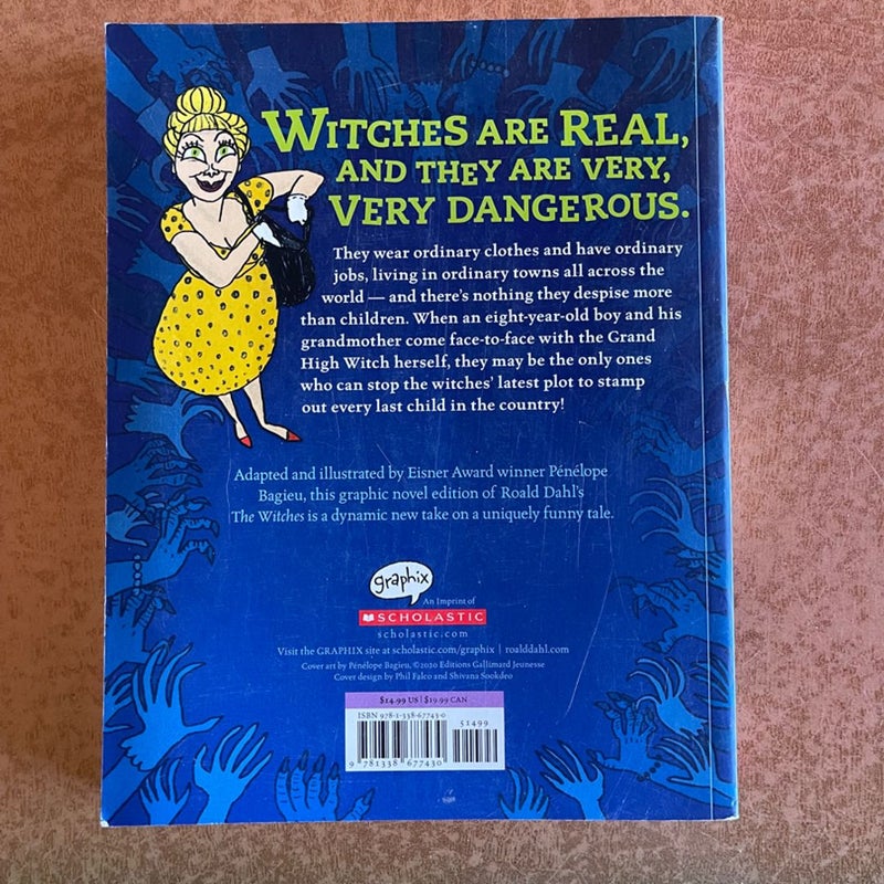 The Witches graphic novel by Roald Dahl, Paperback | Pangobooks