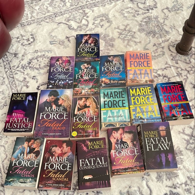 Fatal series (bundle 16 books)