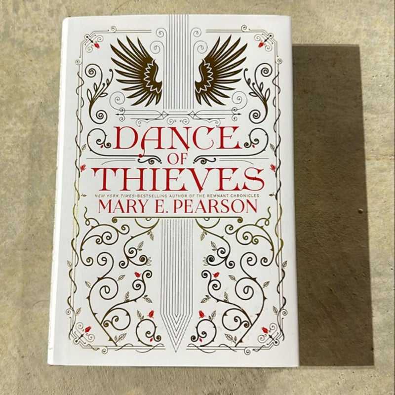 Dance of Thieves (Barnes & Noble Edition)