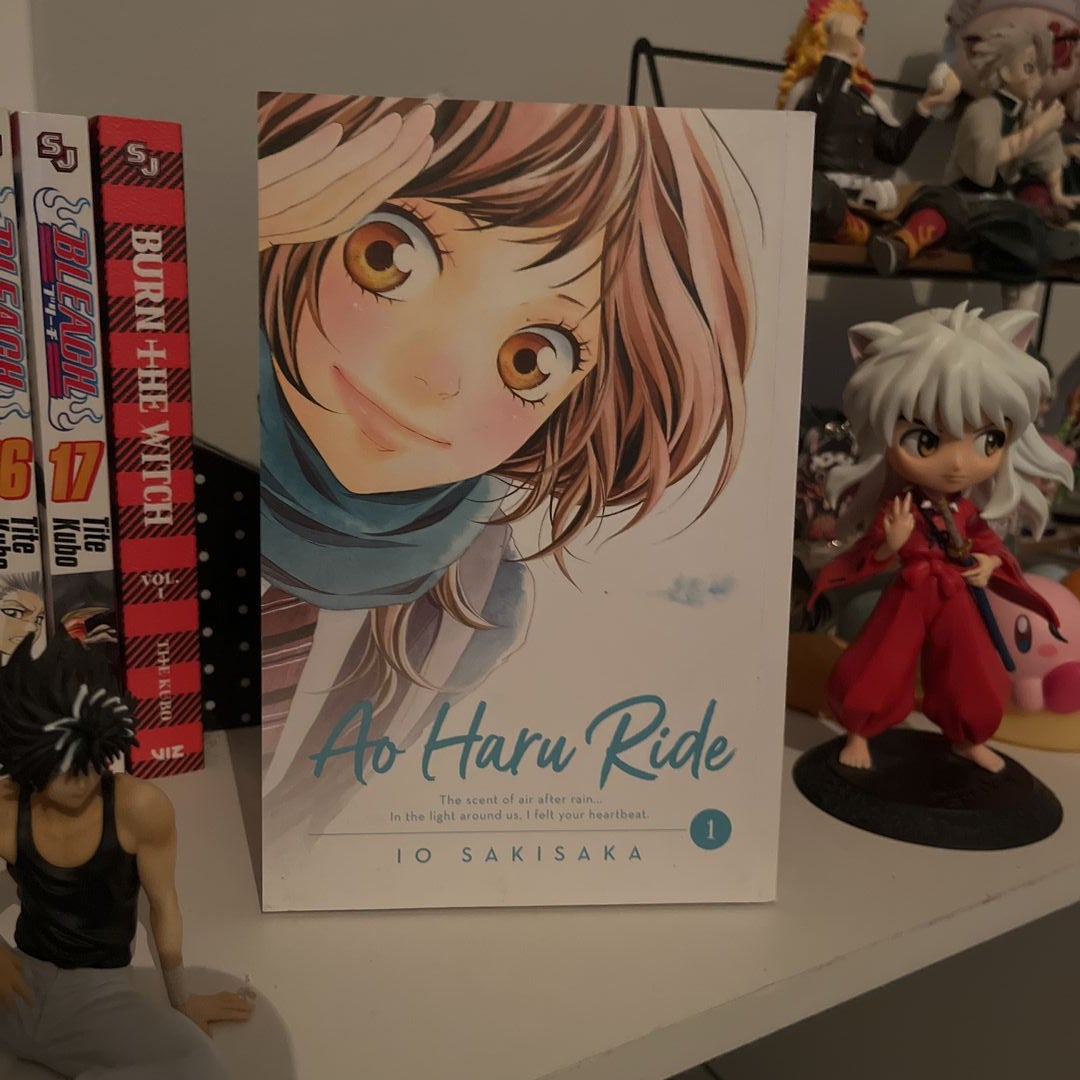 Sakisaka Io Illustrations Ao Haru Ride (Blue Spring Ride) & Strobe Edge  (Collector's Edition Comics)