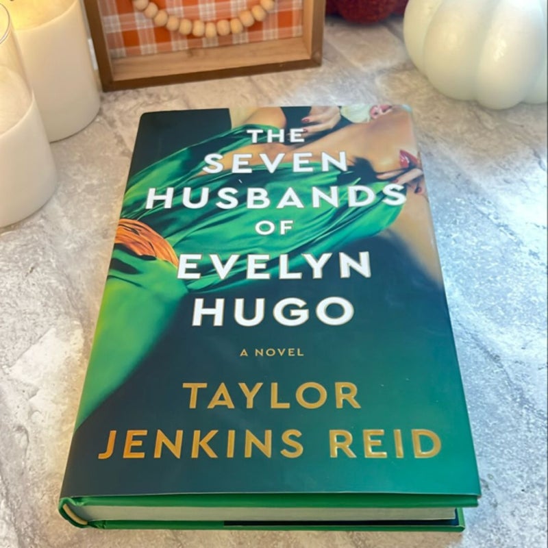 The Seven Husbands of Evelyn Hugo: Deluxe Edition Hardcover