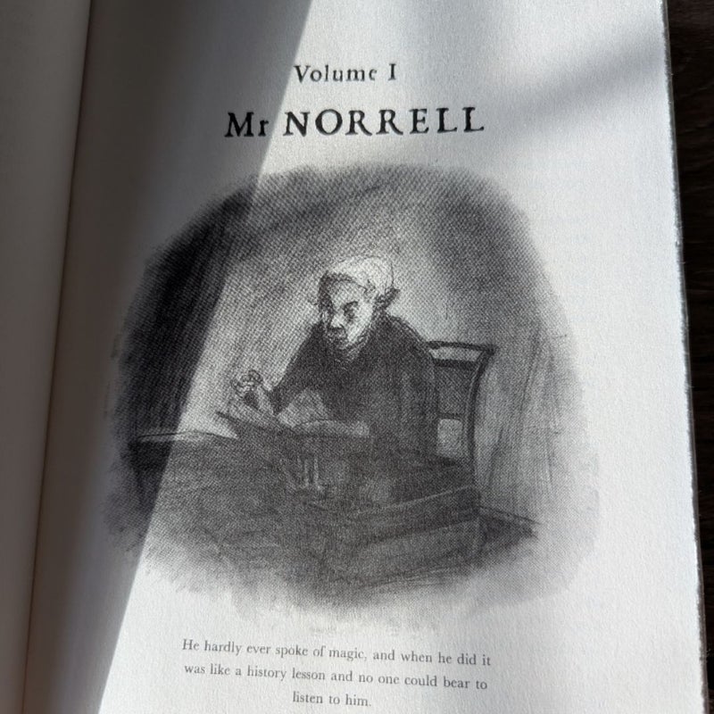 Jonathan Strange and Mr Norrell (First U.S. Edition)