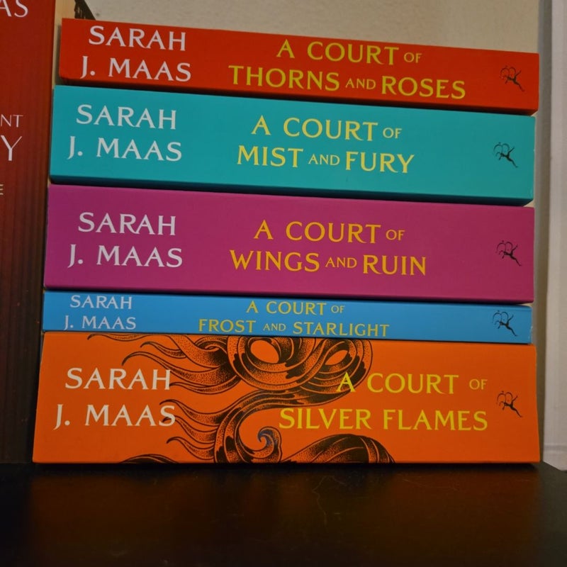 A Court of Thorns and Roses Box Set