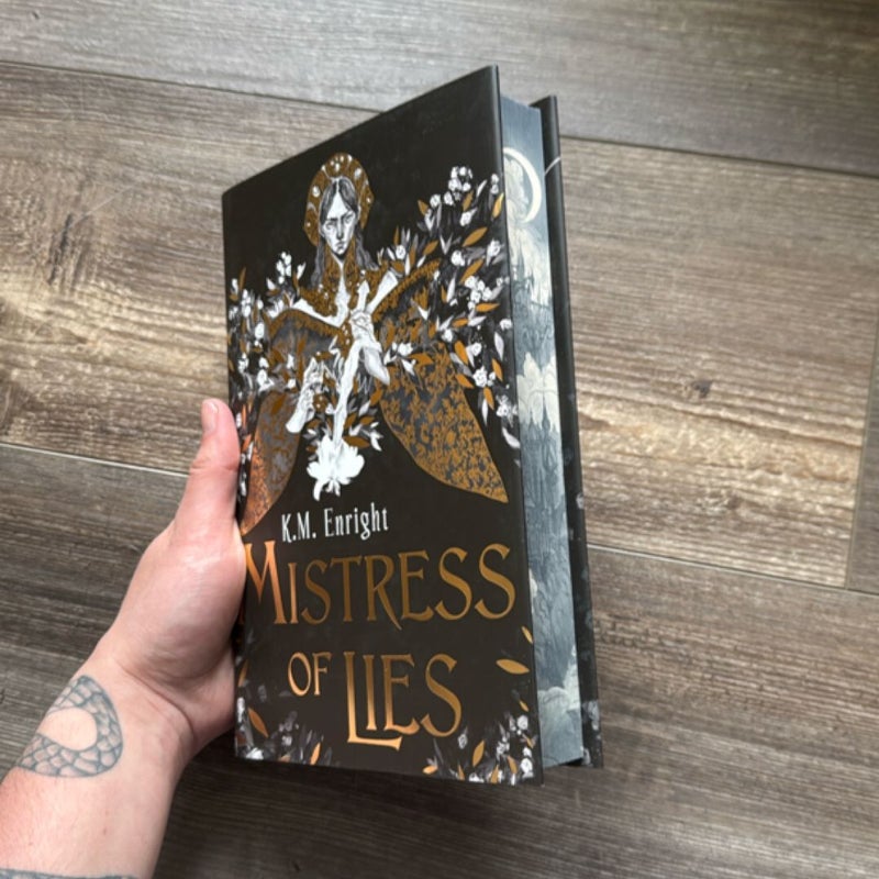 Mistress of Lies (Illumicrate)