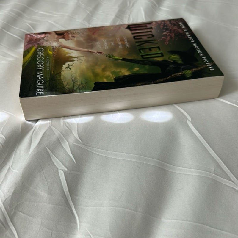 Wicked [Movie Tie-In]