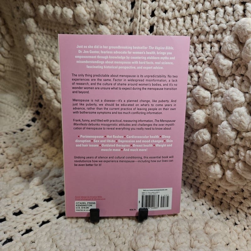 The Menopause Manifesto by Jen Gunter, Paperback Pangobooks
