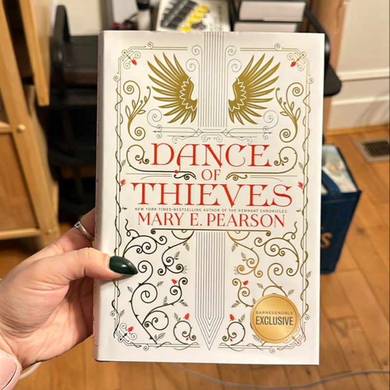 Dance of Thieves (B&N Exclusive Edition)