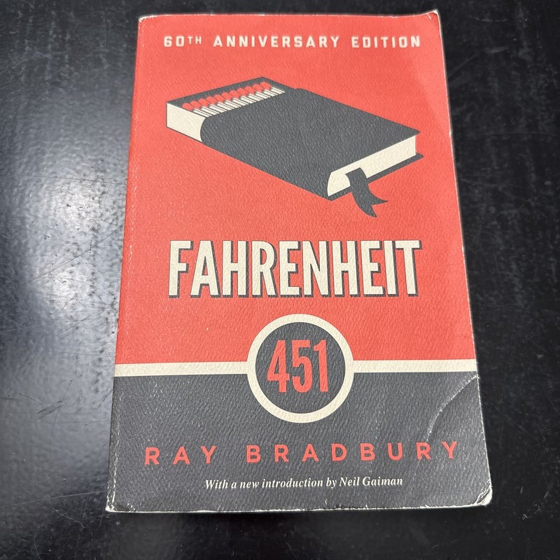 Fahrenheit 451: : Bradbury, Ray: 9781451673319: Books