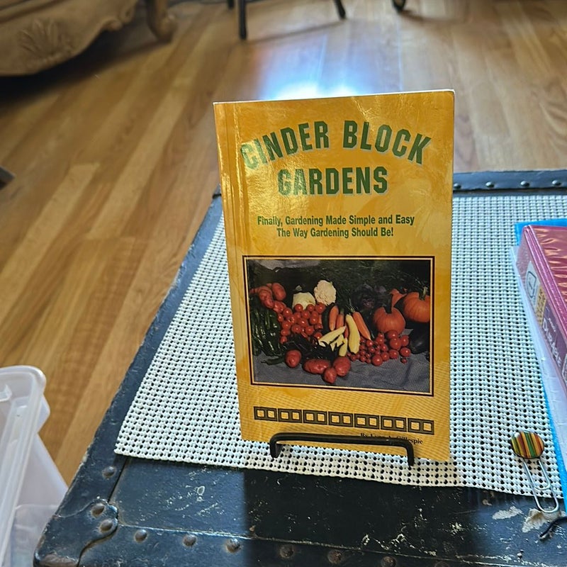 Cinder Block Gardens by Lynn A. Gillespie, Paperback Pangobooks