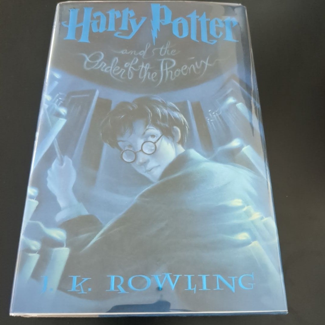 Harry Potter and the Order of the Phoenix (Harry Potter, Book 5) by J