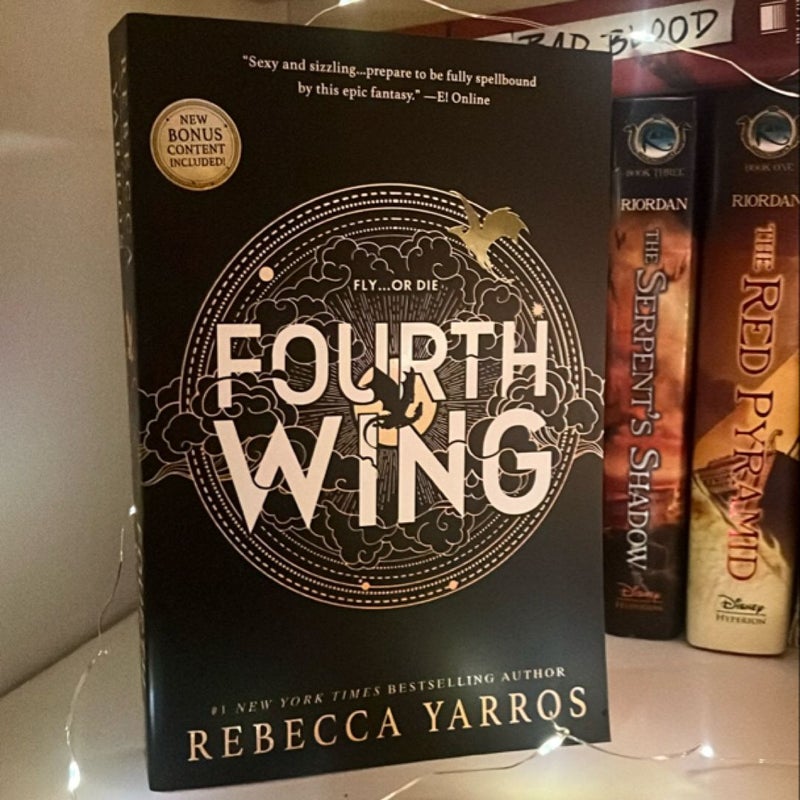 Fourth Wing (bonus content and free bookmark)