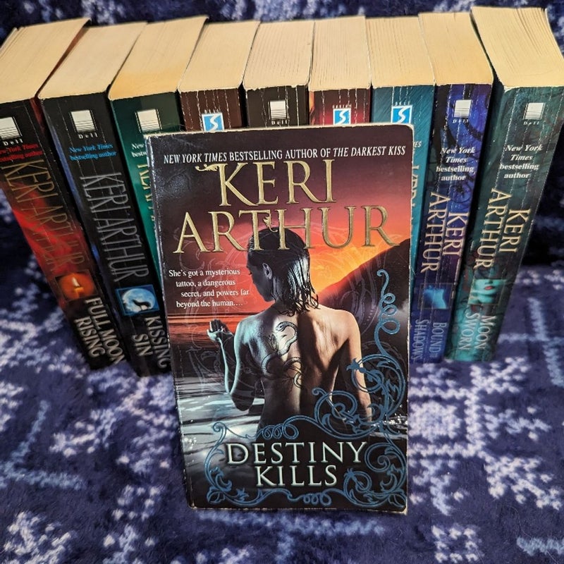 Full Moon Rising (Riley Jenson Guardian Series)