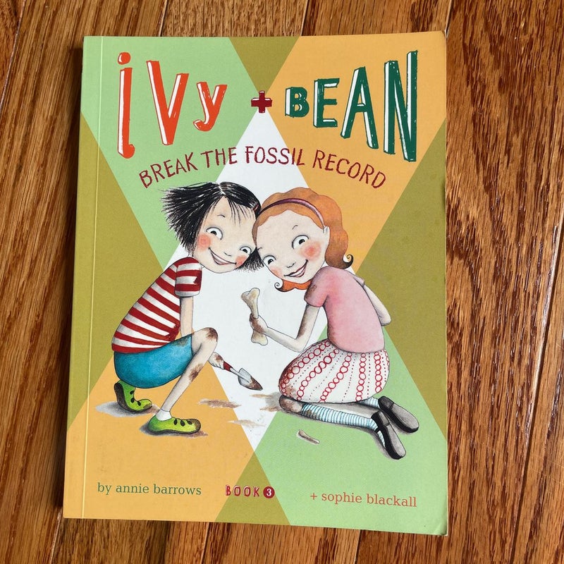 Ivy + Bean - Break the Fossil Record
