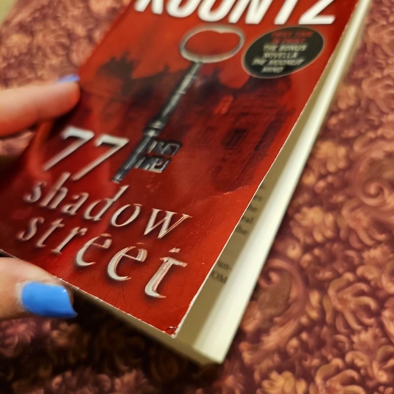 77 Shadow Street (with Bonus Novella the Moonlit Mind)