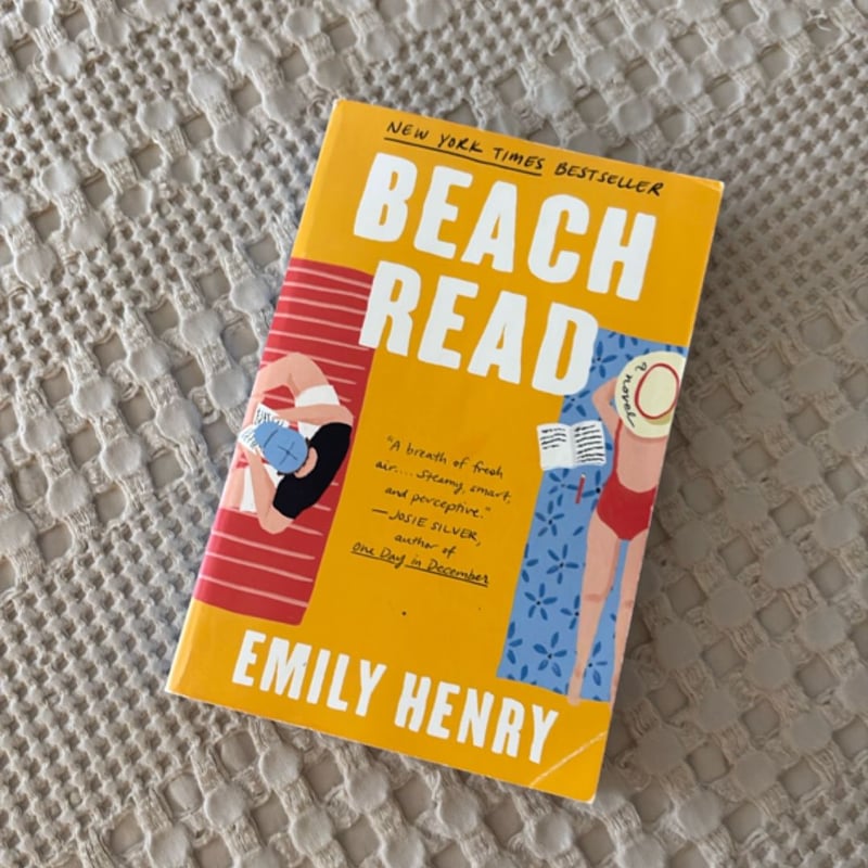 Beach Read by Emily Henry, Paperback | Pangobooks