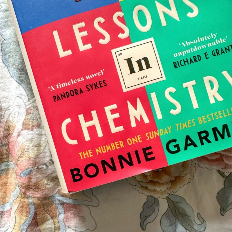 Lessons in Chemistry (Waterstones Signed Exclusive Edition)