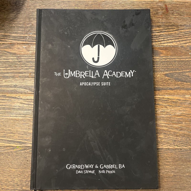 The Umbrella Academy Library Edition Volume 1: Apocalypse Suite