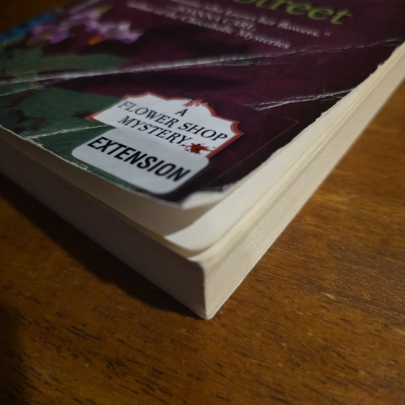 LARGE PRINT Nightshade on Elm Street, Flower Shop Mysteries 13 of 19 (ex-library)