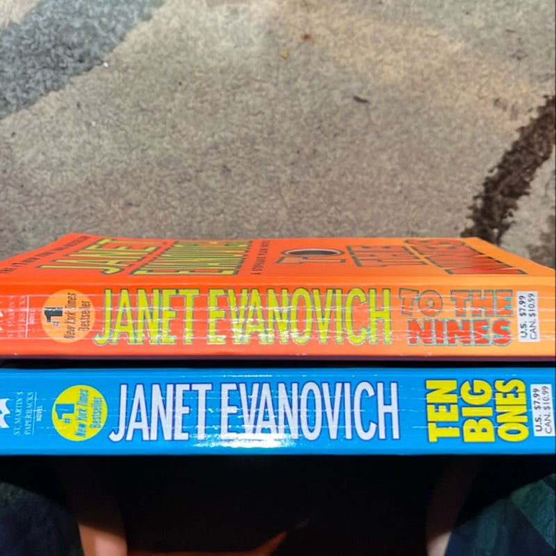 Janet Evanovich bundle of 2 books