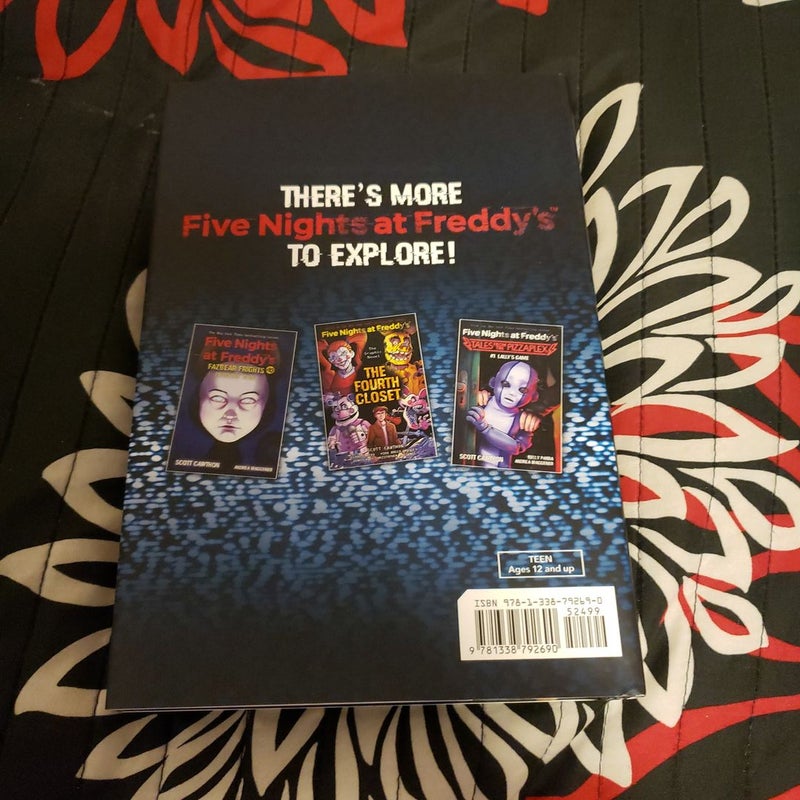 Five Nights at Freddy's: Fazbear Frights Graphic Novel Collection Vol. 1 (Five Nights at Freddy's Graphic Novel #4)