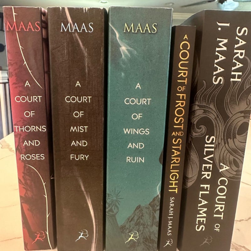 A court of thorns and roses complete 1st edition set with Acosf bonus chapter 