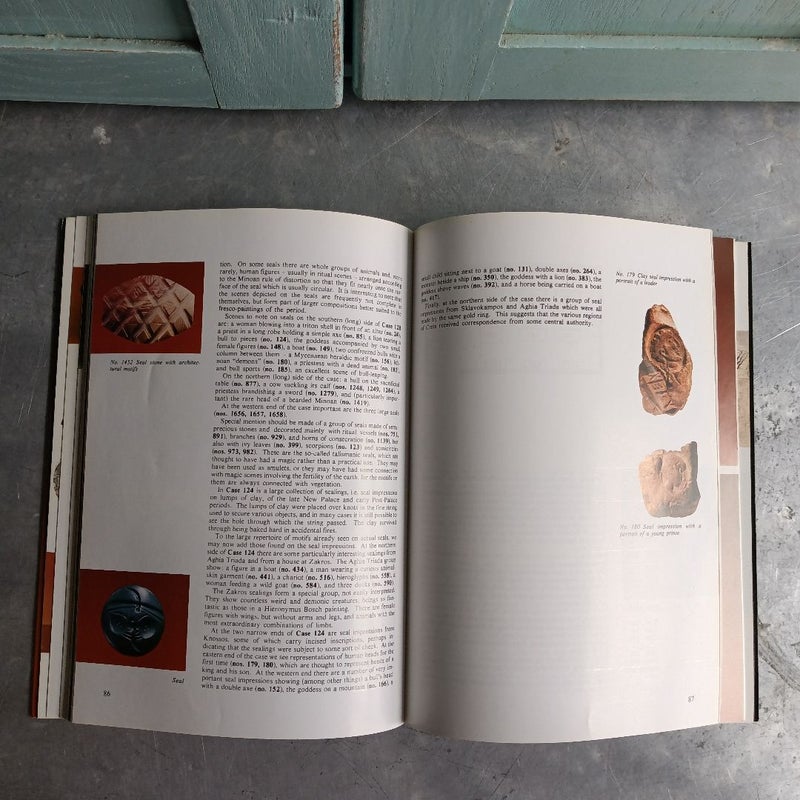 Heraklion Museum - Illustrated Guide