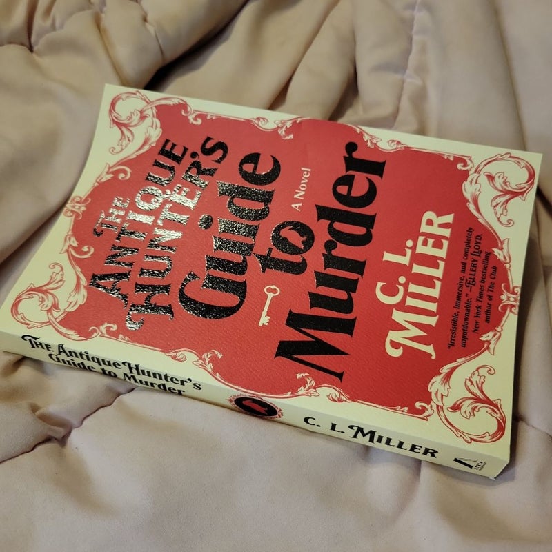 The Antique Hunter's Guide to Murder