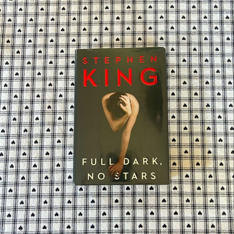 Full Dark, No Stars