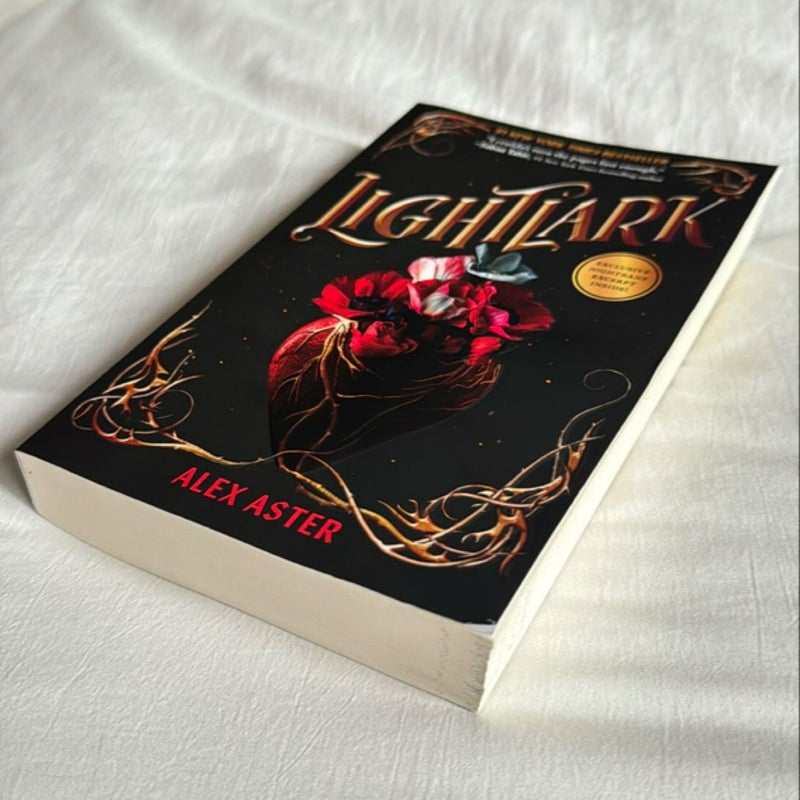 Lightlark (the Lightlark Saga Book 1)