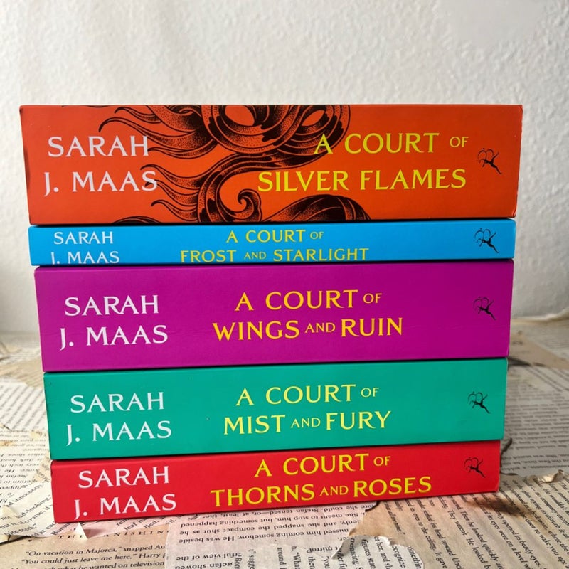 A Court of Thorns and Roses By Sarah J. Maas Paperback