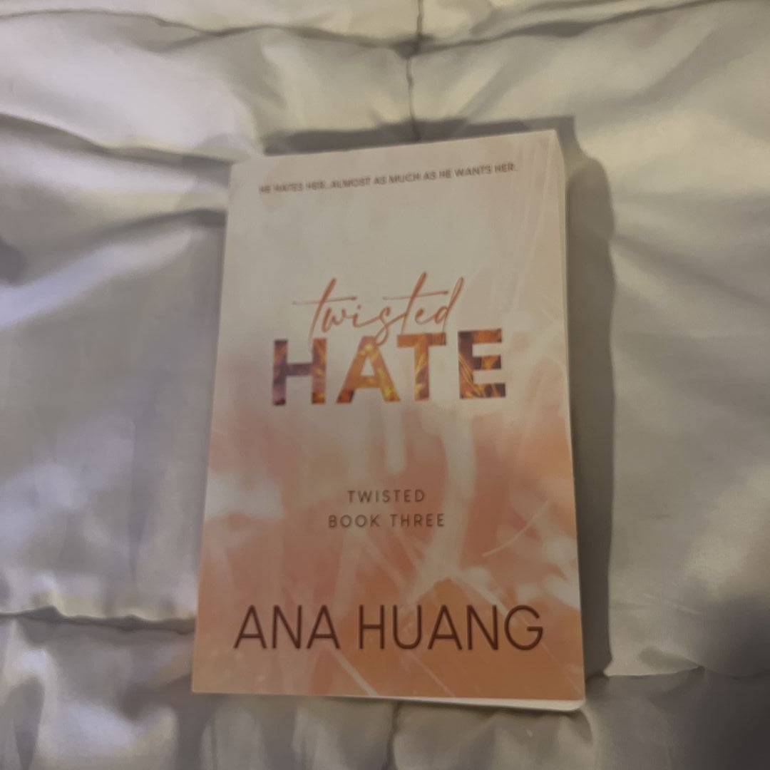  Twisted Hate (Twisted, 3): 9781728274881: Huang, Ana