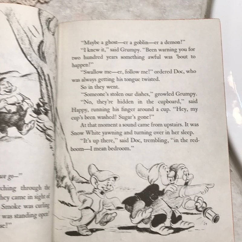 Walt Disney’s Snow White and the Seven Dwarfs Golden Book