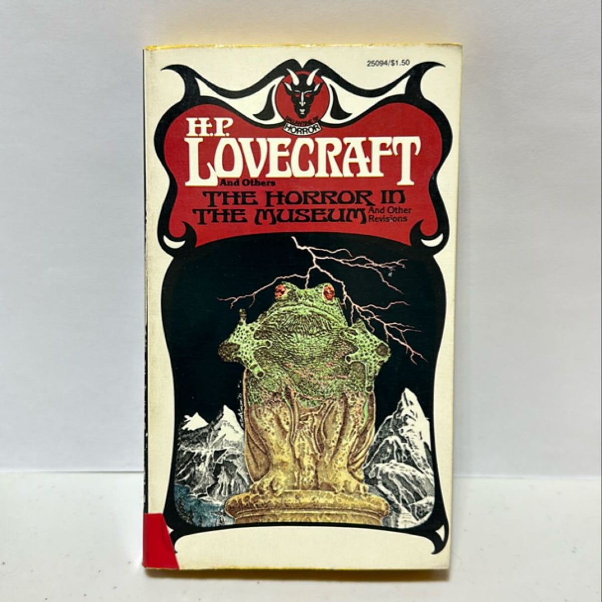 The Horror in the Museum by H. P. Lovecraft