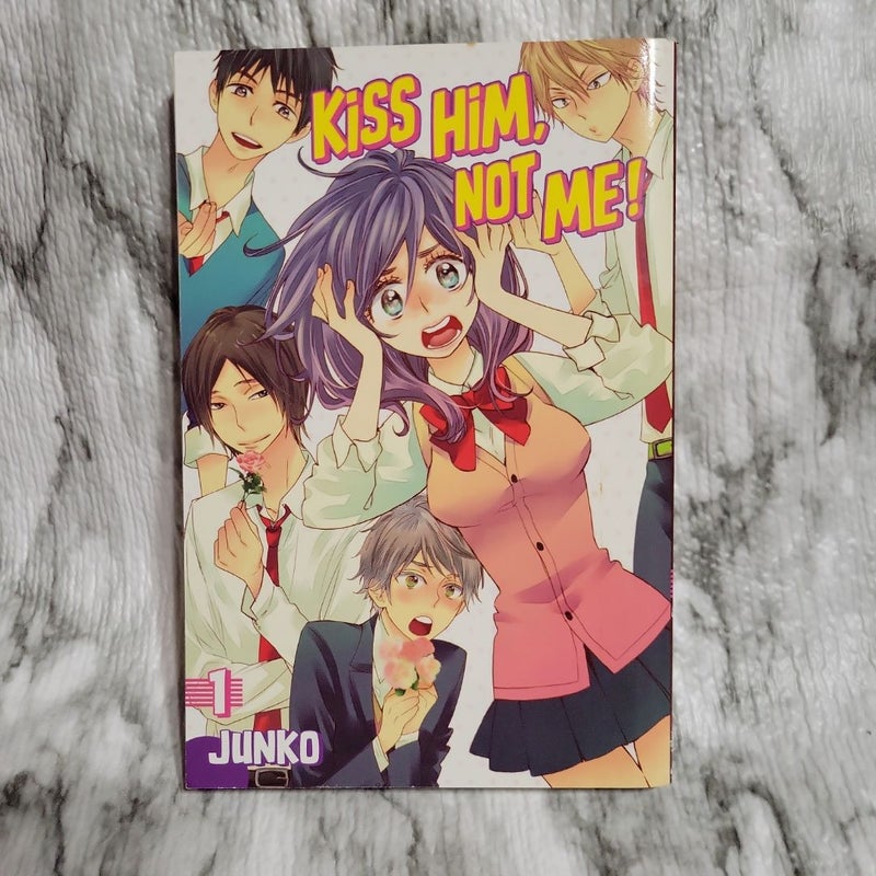 Kiss Him, Not Me volume 1