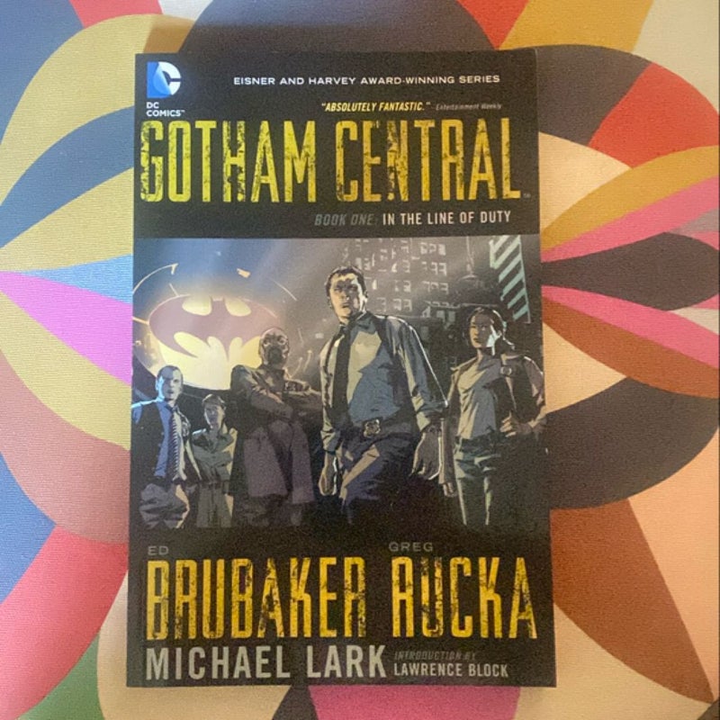 Gotham Central Book 1: in the Line of Duty