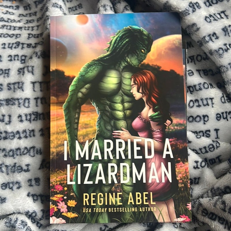 I Married a Lizardman & The Mistwalker SEs *SIGNED* with artwork