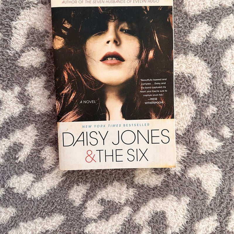 Daisy Jones and the six 