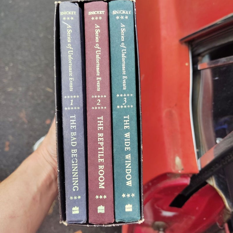 A Series of Unfortunate Events Box: the Trouble Begins (Books 1-3)