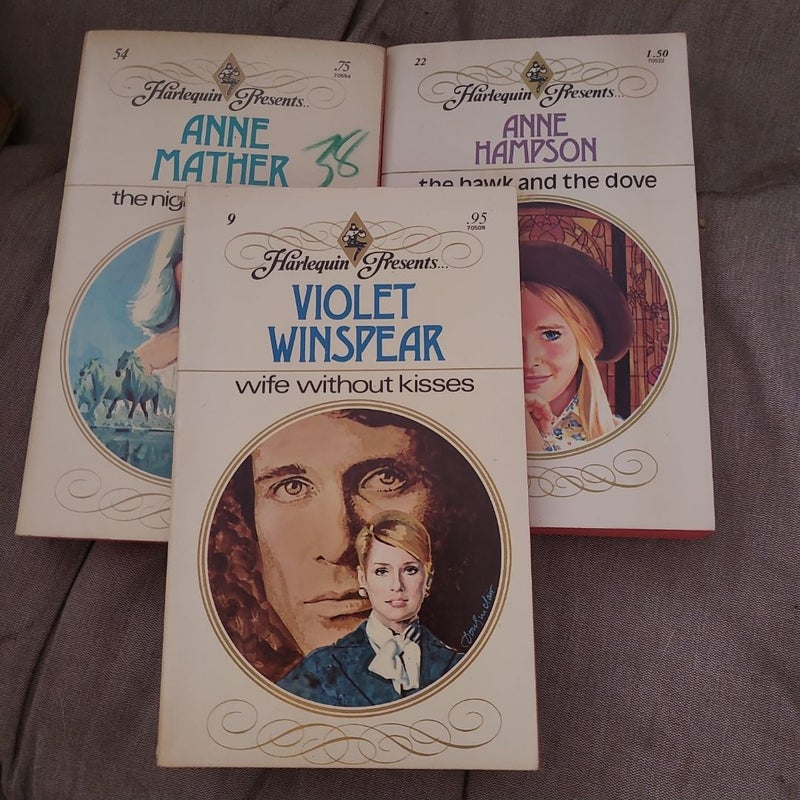 Harlequin Presents Vintage Bundle