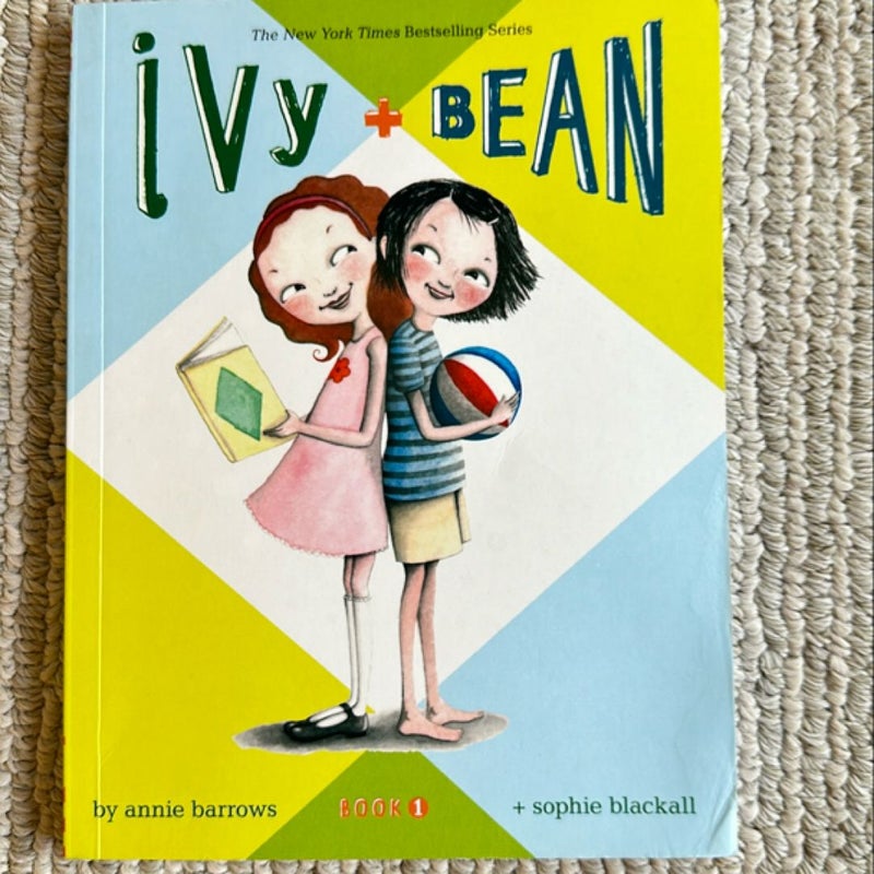 Ivy and Bean - Book 1 (Ivy and Bean Books, Books for Elementary School)