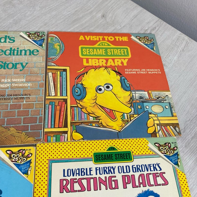 Lot of Four (4) Vintage Sesame Street Please Read To Me Paperback Books