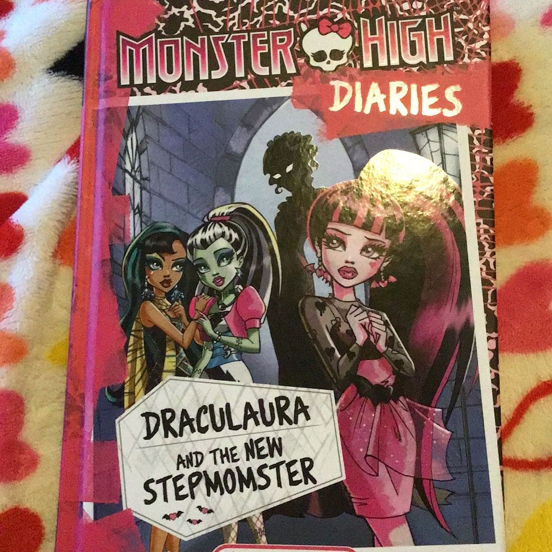 Monster High Diaries: Draculaura and the New Stepmomster