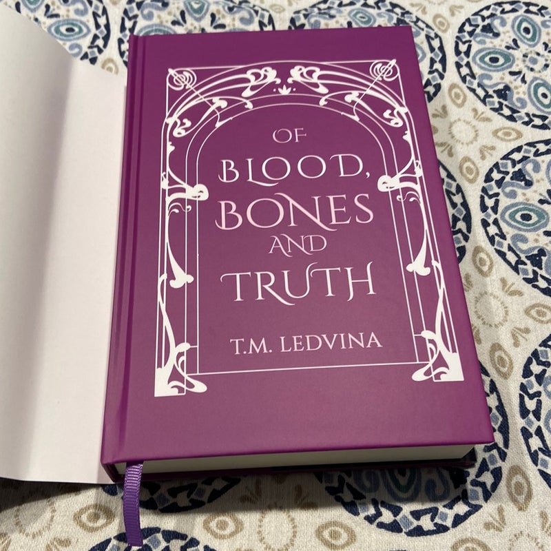 Of Blood, Bones, and Truth (Fox & Wit)