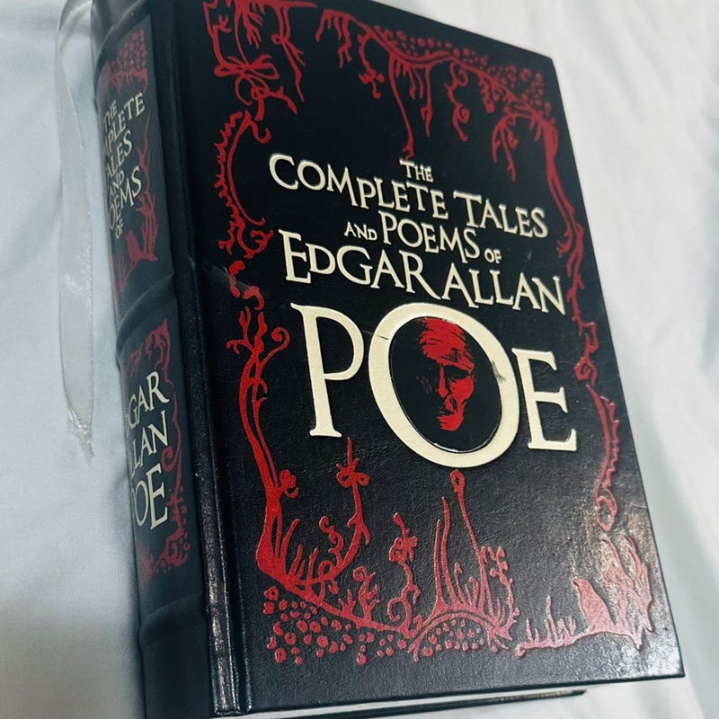 The Complete Tales & Poems of Edgar Allan Poe. 