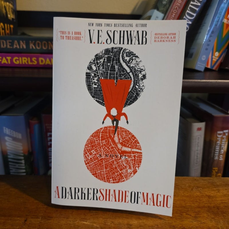 A Darker Shade of Magic, Book 1 of 3-Shades of Magic